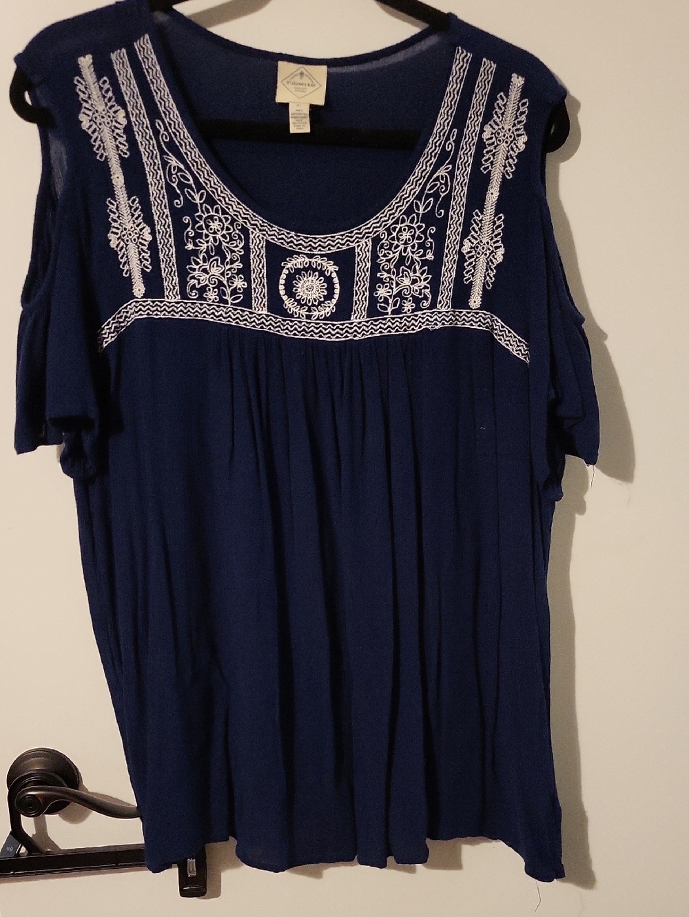 Embroidered Cold-Shoulder Tunic Top in Navy